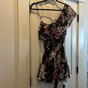 NWT! Yumi Kim floral mini dress with removable tie belt